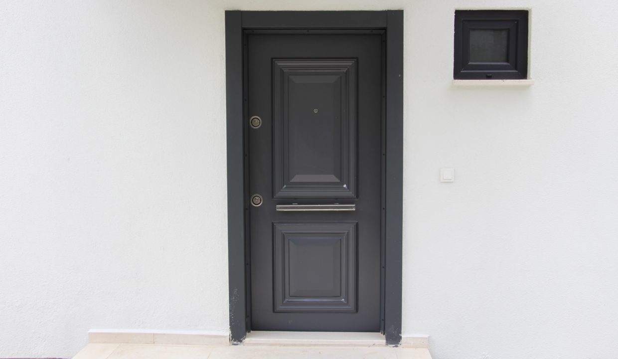 Saforest Villa Ardic Building Entrance Door